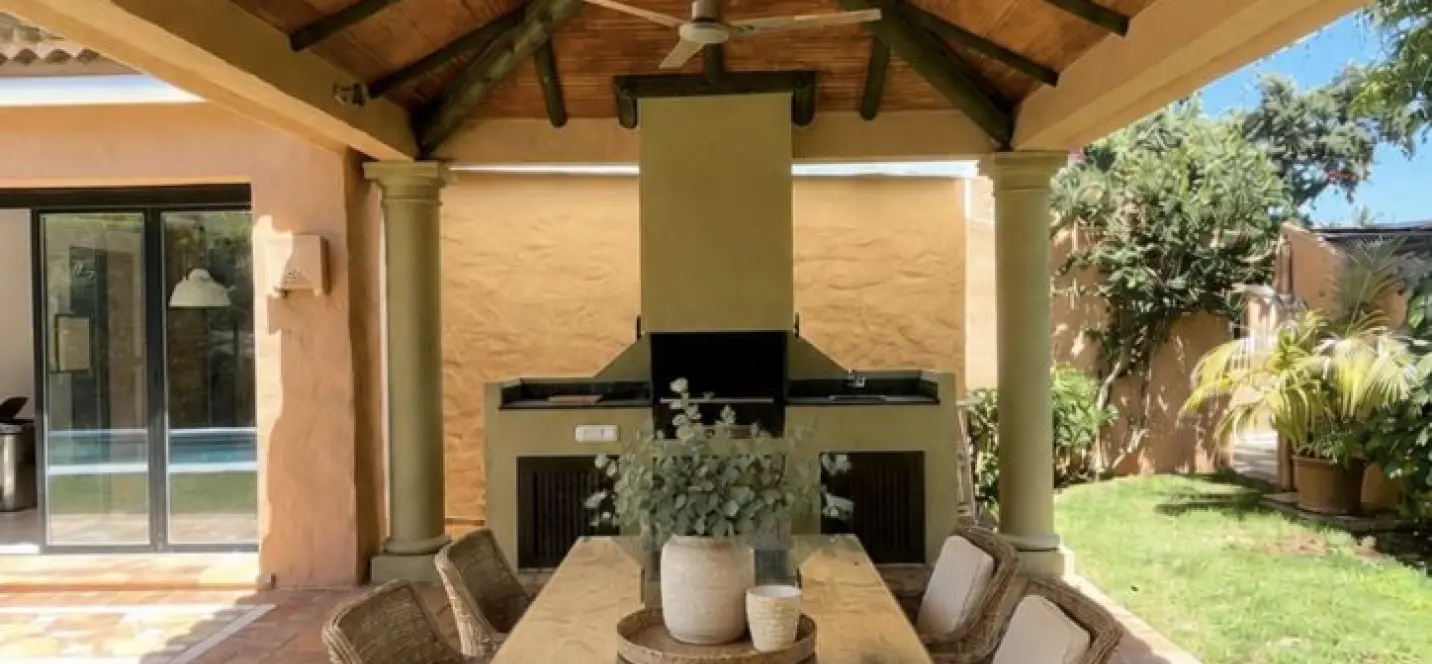Long-term rent of detached villa in El Paraiso 2