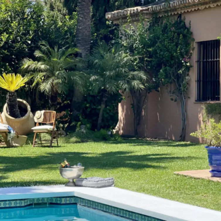 Long-term rent of detached villa in El Paraiso