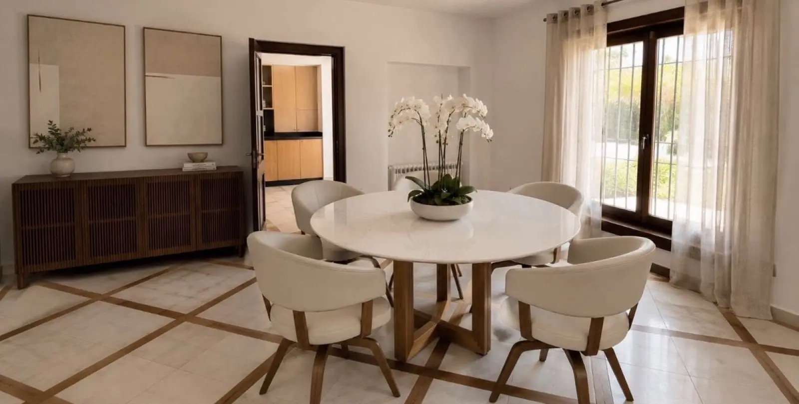 Long-term rent of detached villa in El Paraiso 9