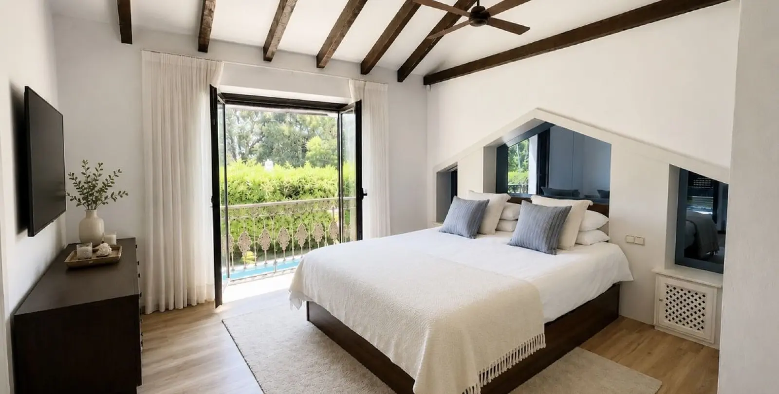 Long-term rent of detached villa in El Paraiso 12