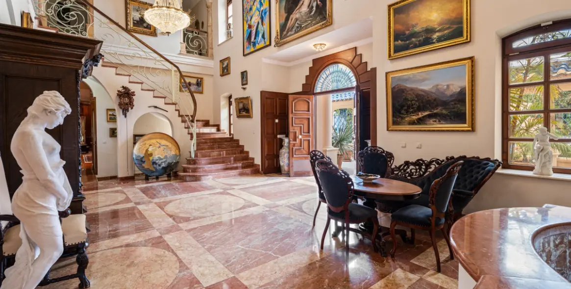 Venta de villa independiente en Nueva Andalucía 2