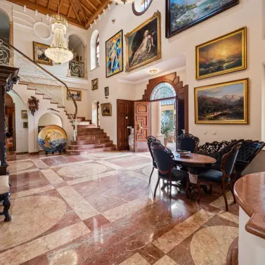 Venta de villa independiente en Nueva Andalucía