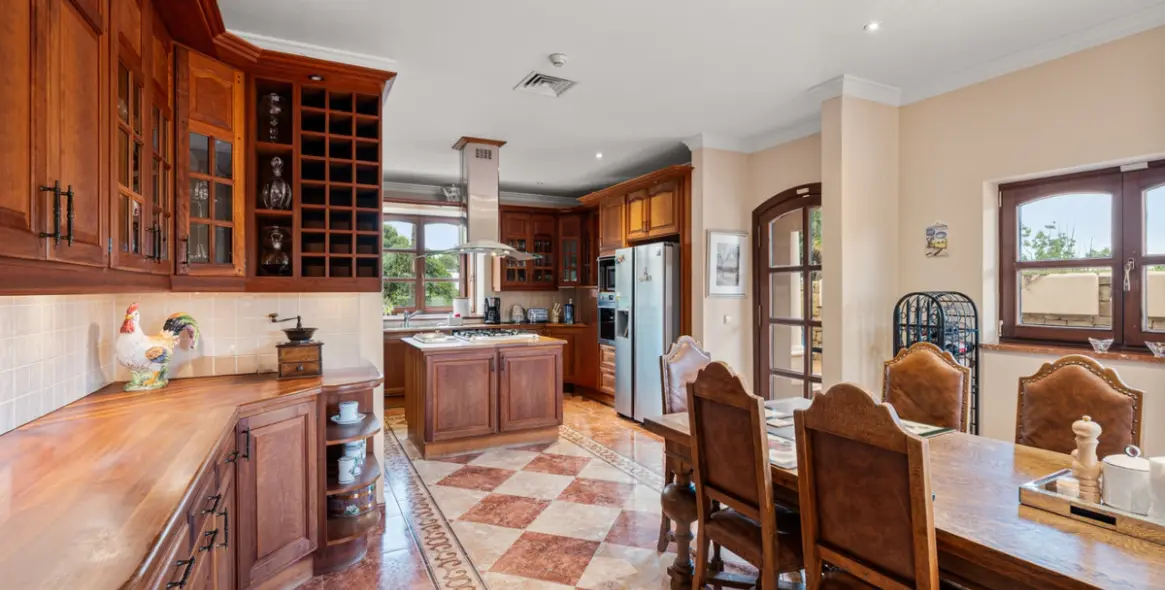 Venta de villa independiente en Nueva Andalucía 20