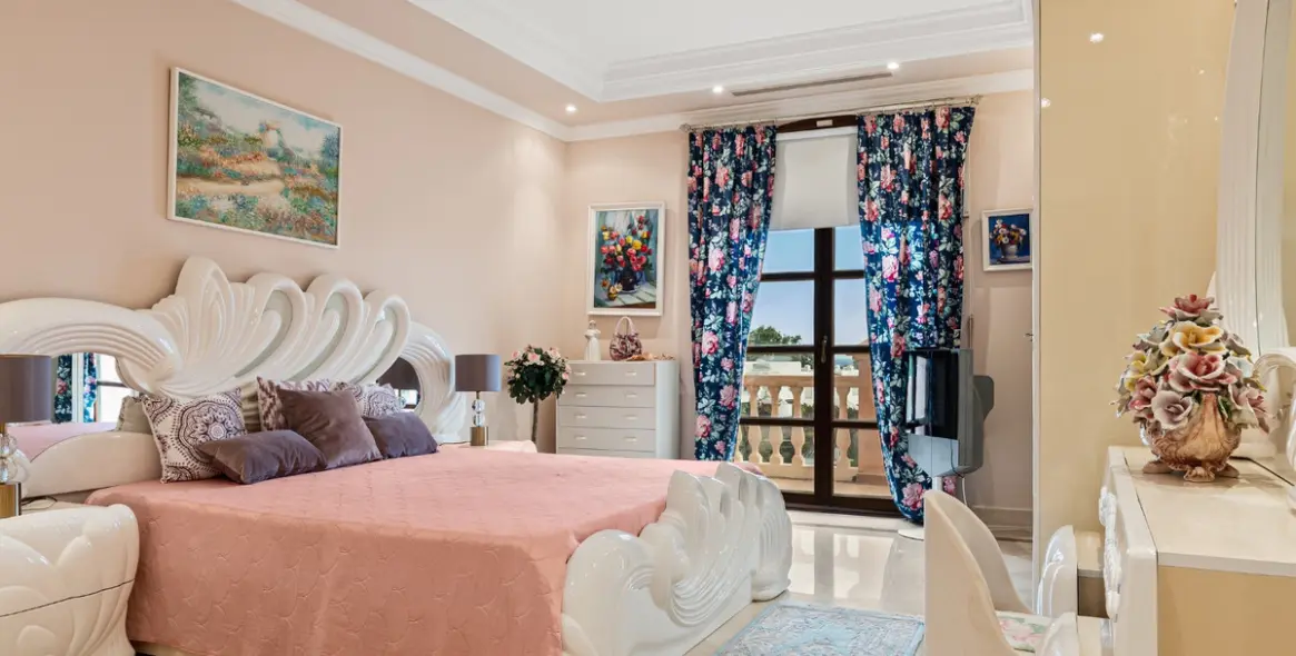 Venta de villa independiente en Nueva Andalucía 25