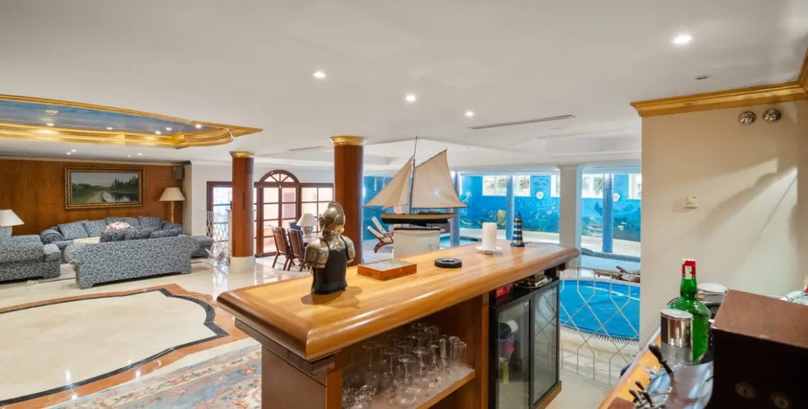 Venta de villa independiente en Nueva Andalucía 29