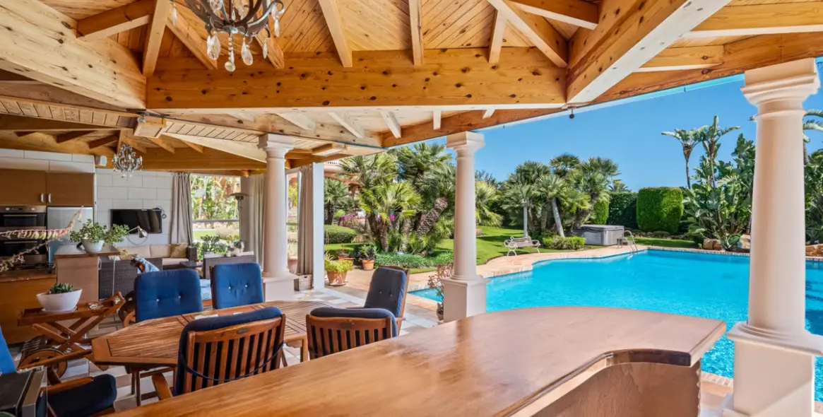 Venta de villa independiente en Nueva Andalucía 39