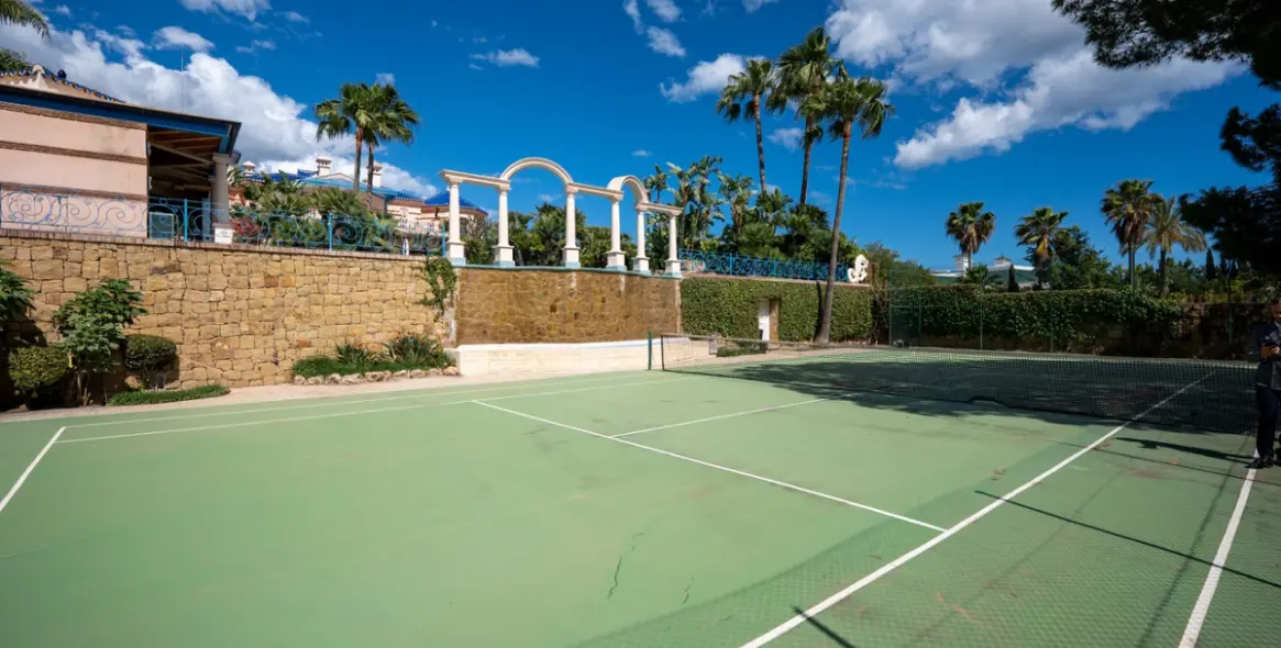 Venta de villa independiente en Nueva Andalucía 43