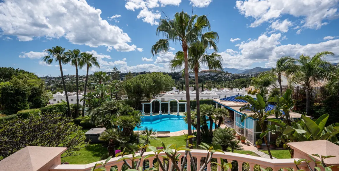 Venta de villa independiente en Nueva Andalucía 57
