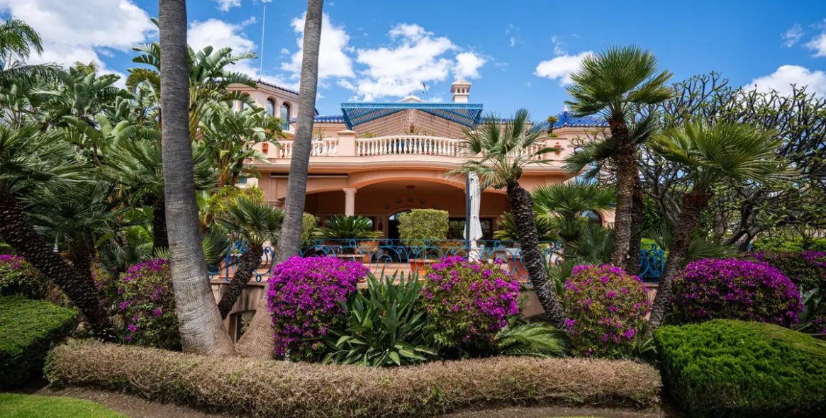 Venta de villa independiente en Nueva Andalucía 60
