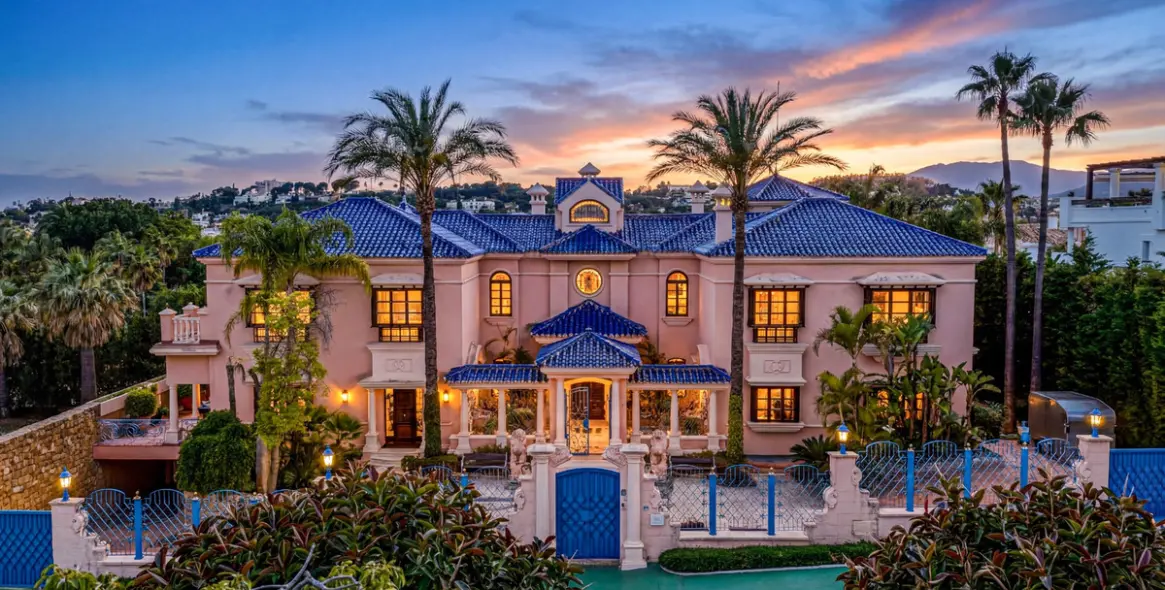 Venta de villa independiente en Nueva Andalucía 63