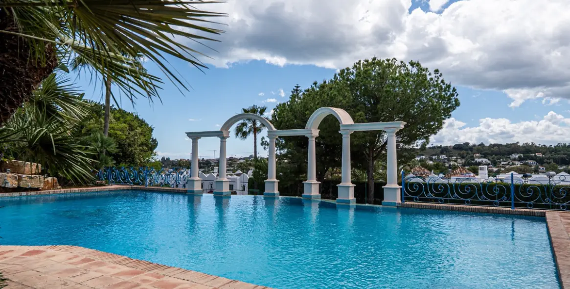 Venta de villa independiente en Nueva Andalucía 65