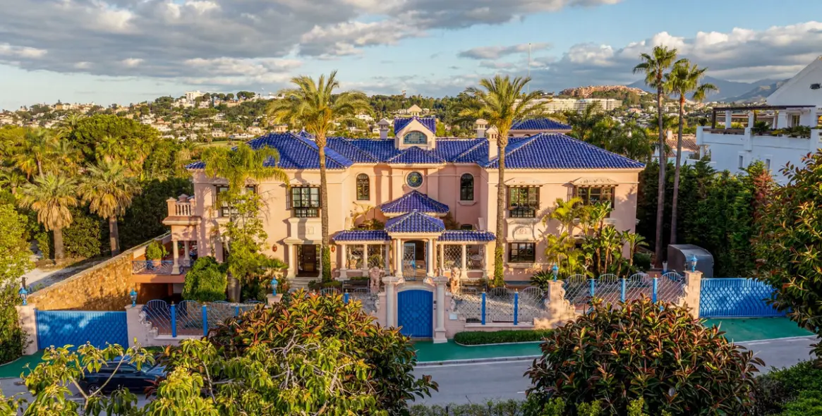 Venta de villa independiente en Nueva Andalucía 68