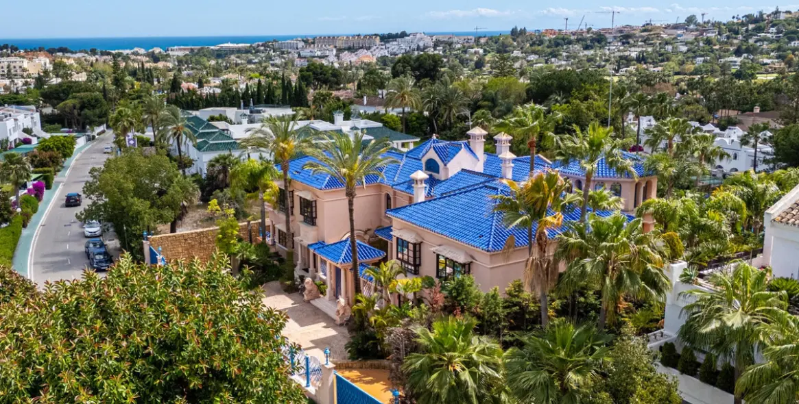 Venta de villa independiente en Nueva Andalucía 81