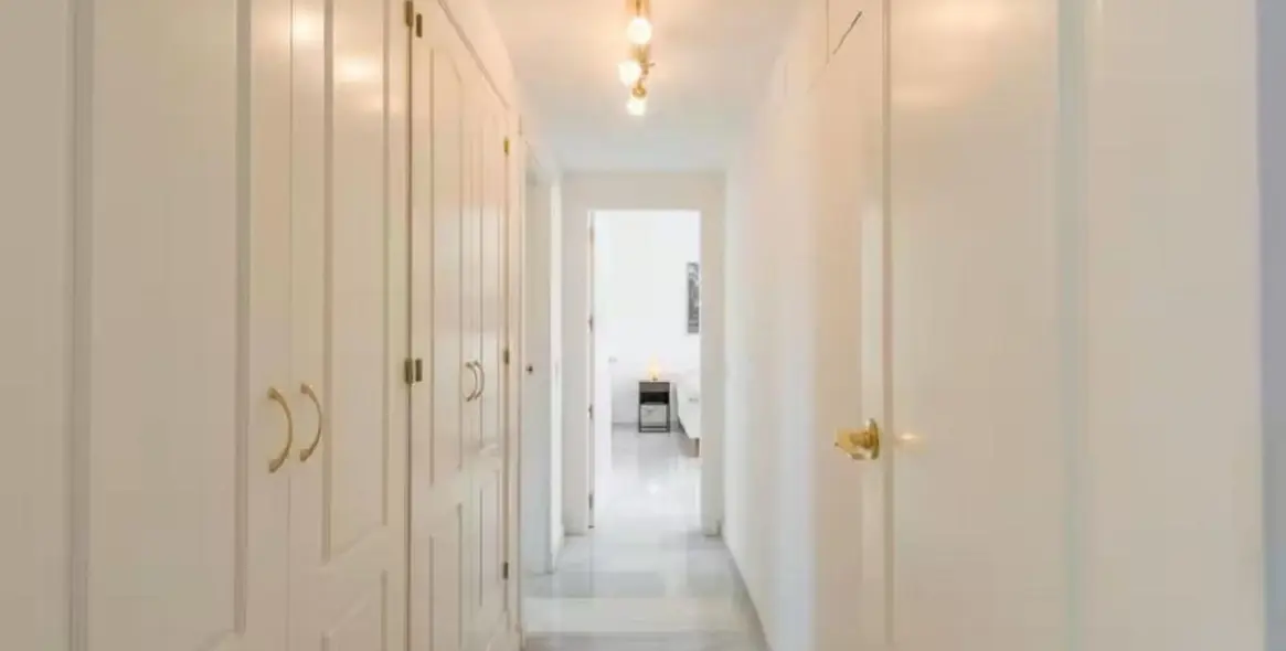 Venta de ático dúplex en Nueva Andalucía 16