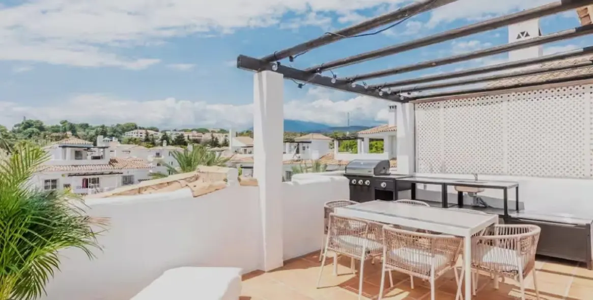 Venta de ático dúplex en Nueva Andalucía 21