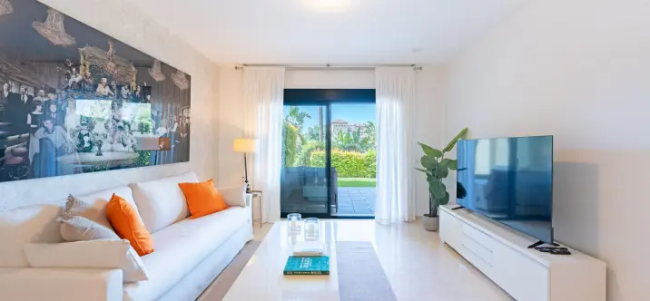 Venta de apartamento en planta baja en Guadalmina Alta 2