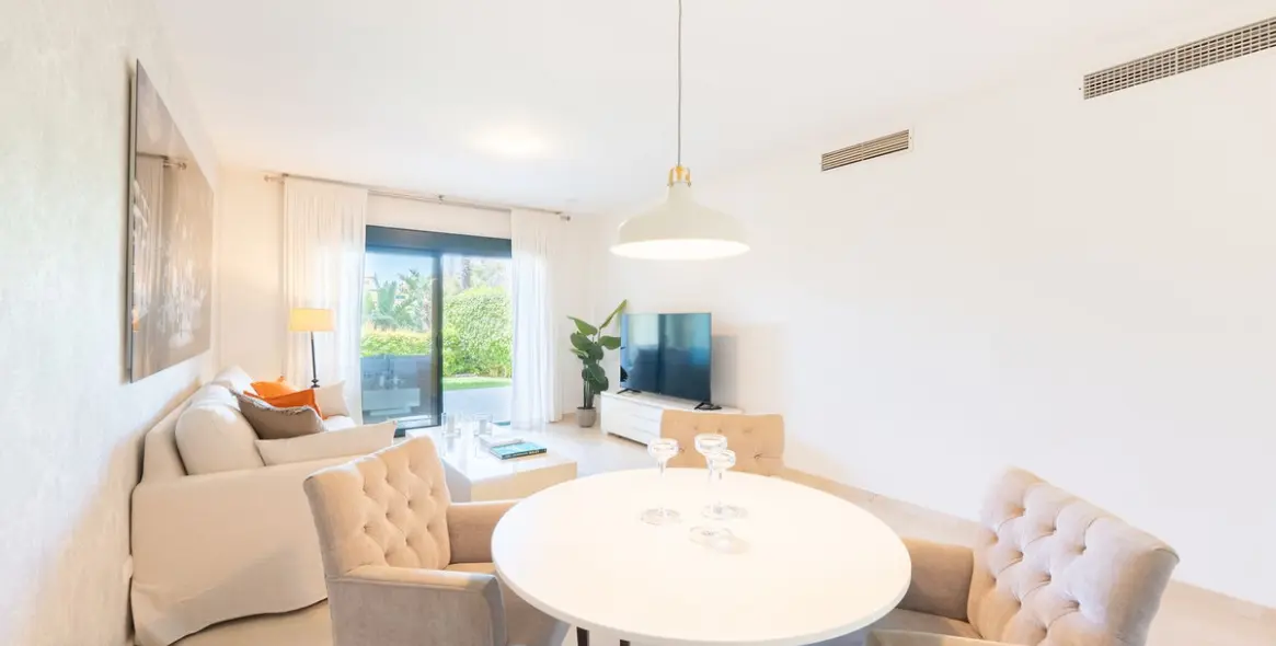 Venta de apartamento en planta baja en Guadalmina Alta 4