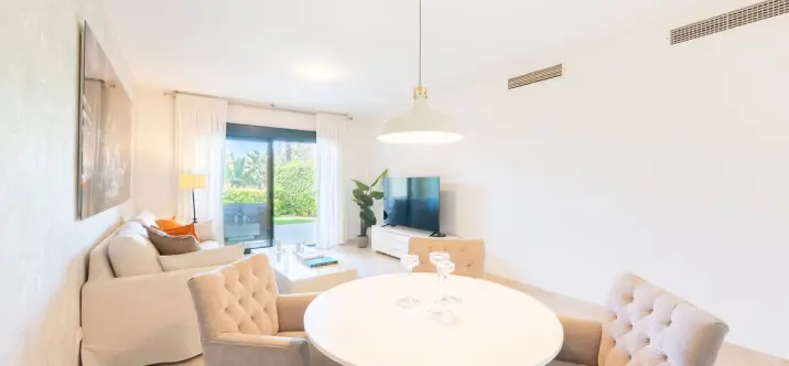 Venta de apartamento en planta baja en Guadalmina Alta 3