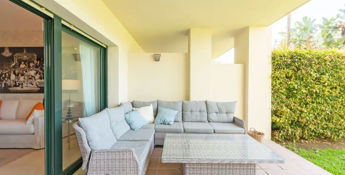 Venta de apartamento en planta baja en Guadalmina Alta 5