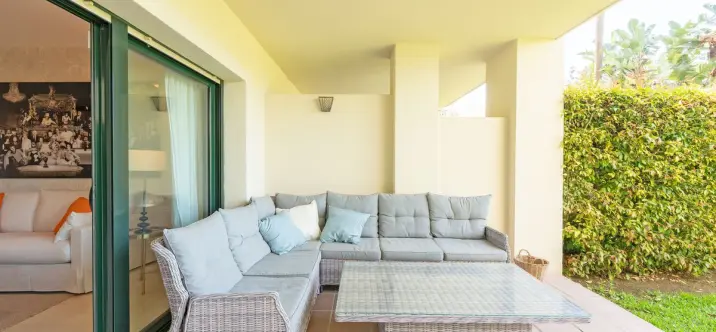 Venta de apartamento en planta baja en Guadalmina Alta 4