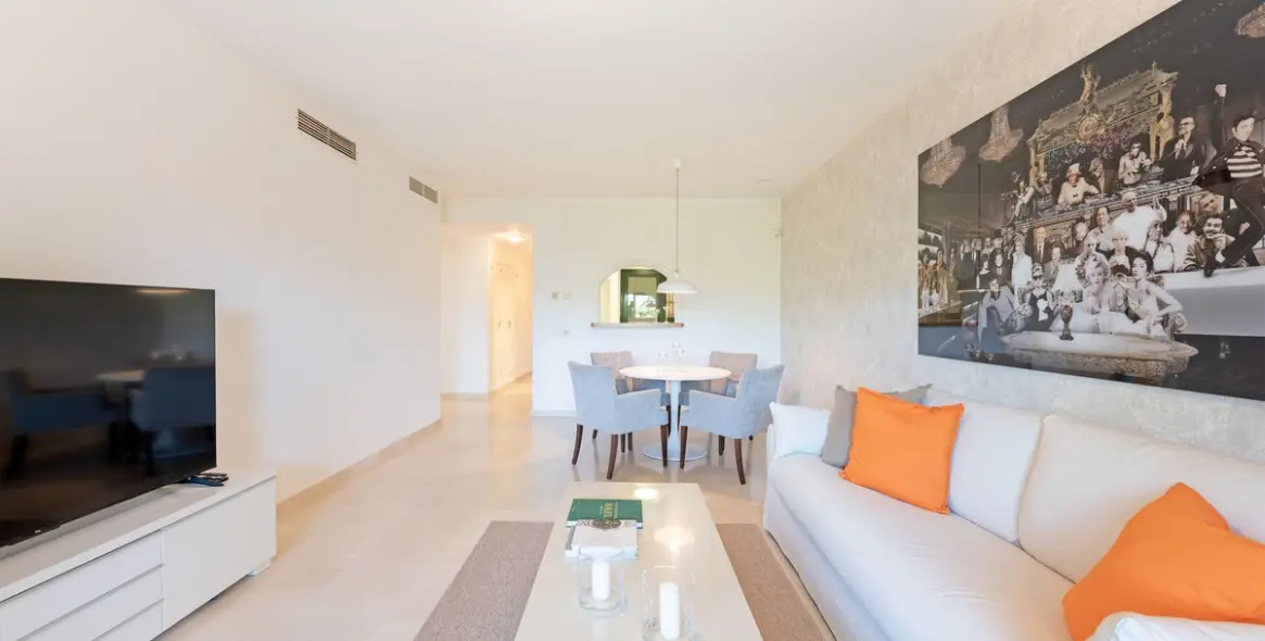 Venta de apartamento en planta baja en Guadalmina Alta 8