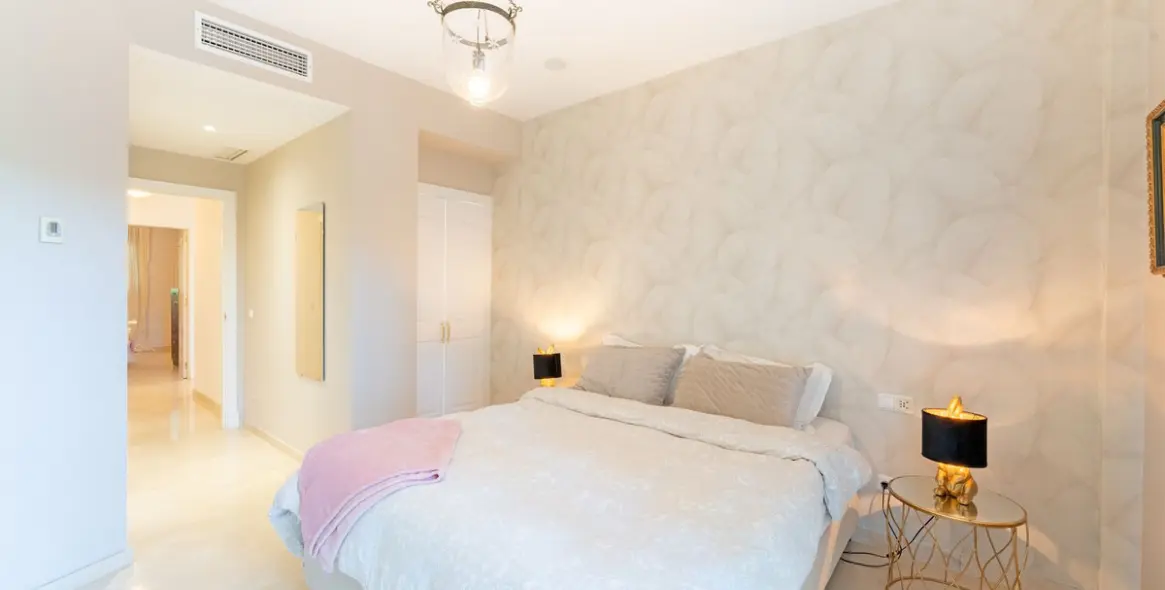 Venta de apartamento en planta baja en Guadalmina Alta 13