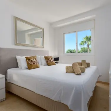 Venta de apartamento en planta media en Elviria