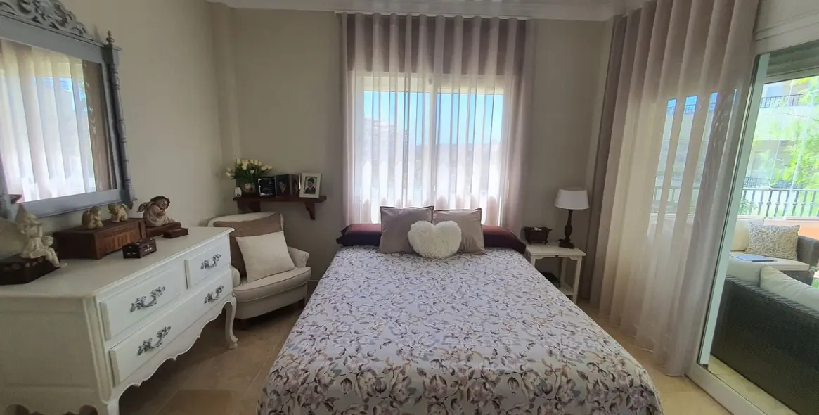 Venta de apartamento en planta baja en La Cala Hills 11