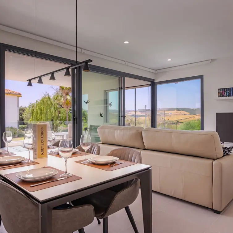 Venta de apartamento en planta media en Estepona