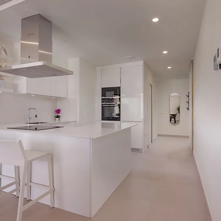Venta de apartamento en planta media en Estepona