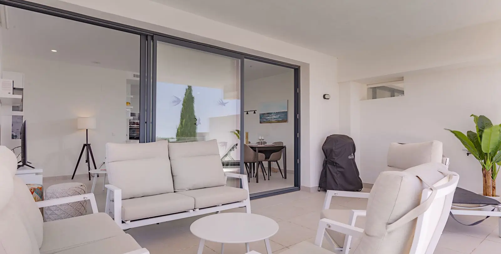 Продажа апартаментов на среднем этаже в Estepona 11