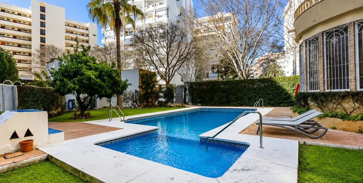 Продажа апартаментов на среднем этаже в Marbella 1