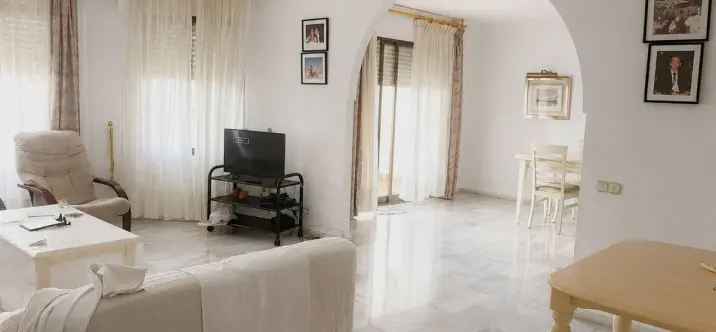 Venta de apartamento en planta media en Marbella 3