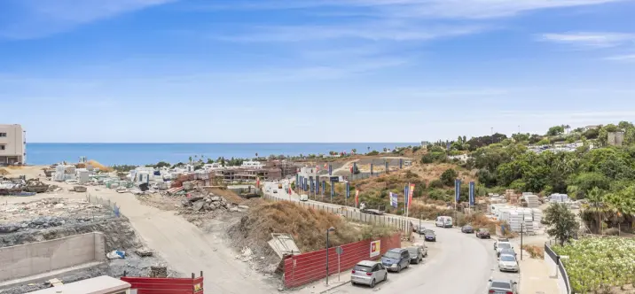 Venta de apartamento en planta media en Selwo 1