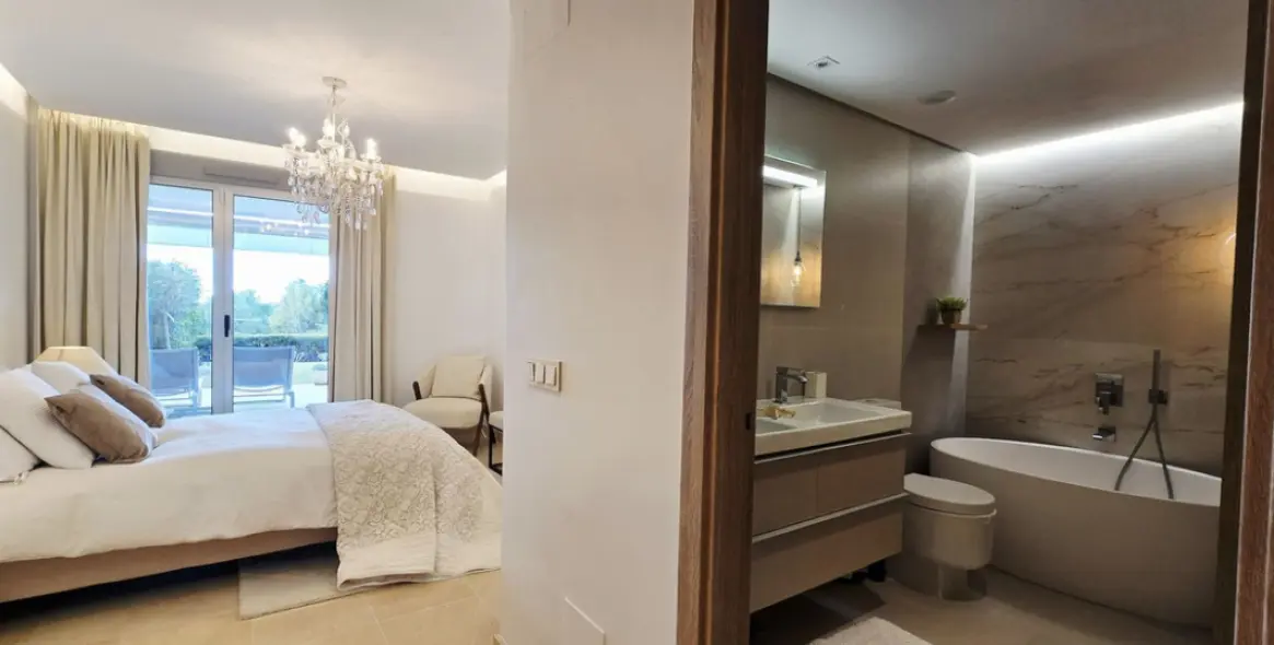 Venta de apartamento en planta baja en Benahavís 15