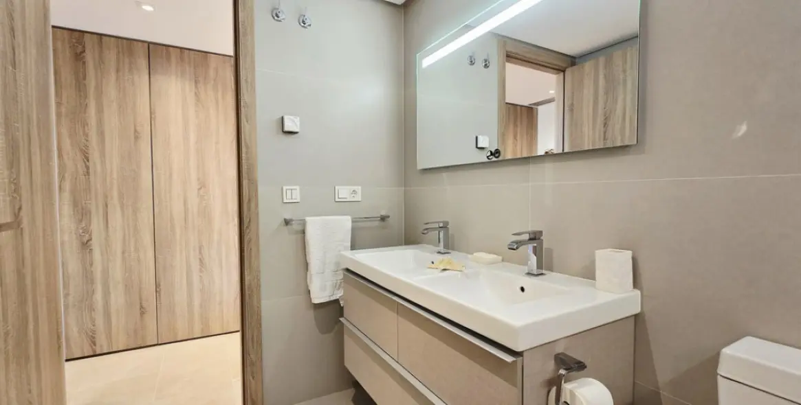 Venta de apartamento en planta baja en Benahavís 17