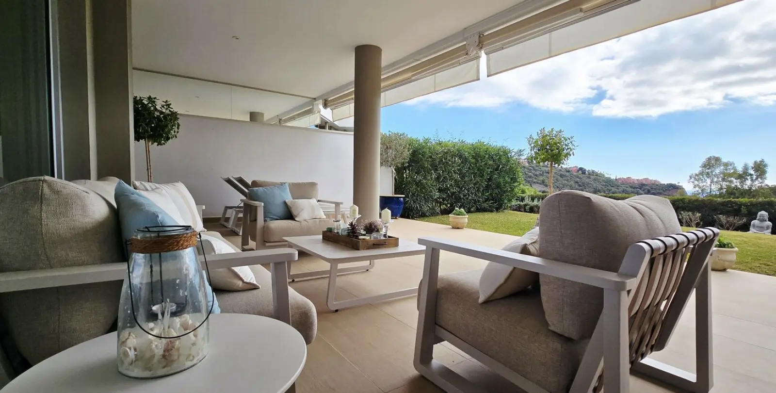 Venta de apartamento en planta baja en Los Arqueros 6