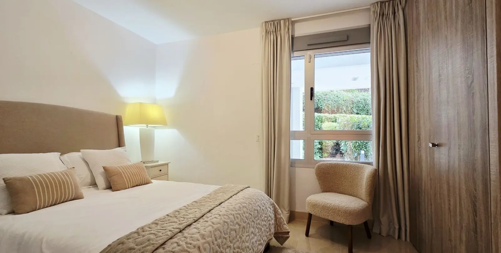Venta de apartamento en planta baja en Los Arqueros 23