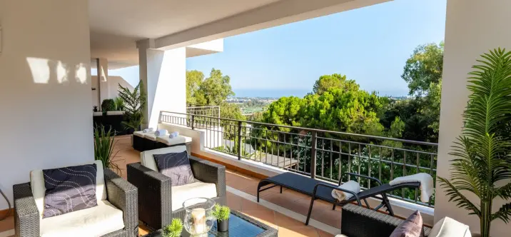 Venta de apartamento en planta media en La Quinta 0
