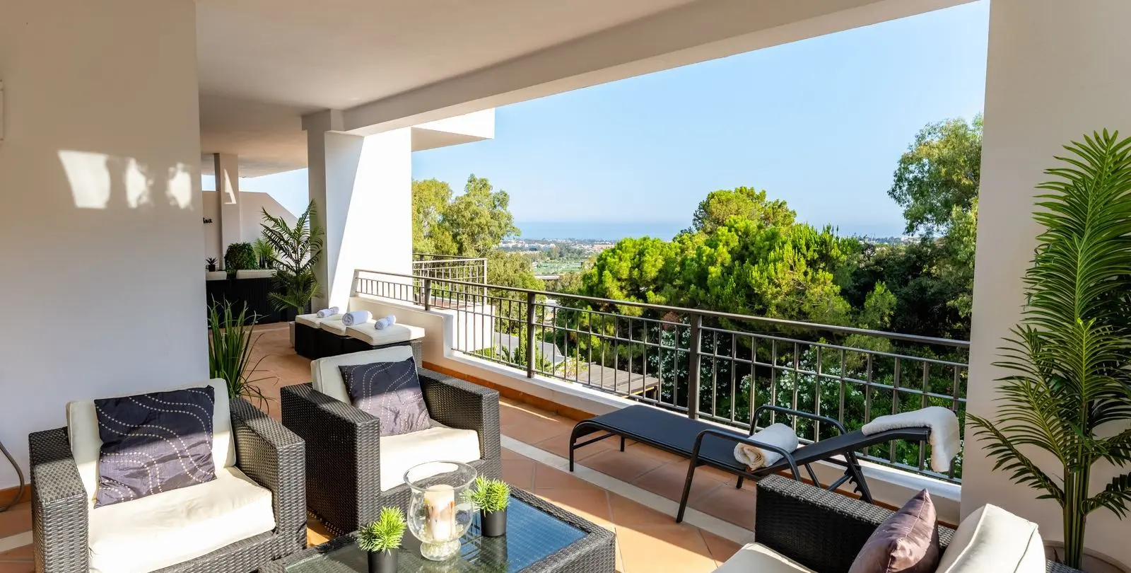 Sale of middle floor apartment in La Quinta 1