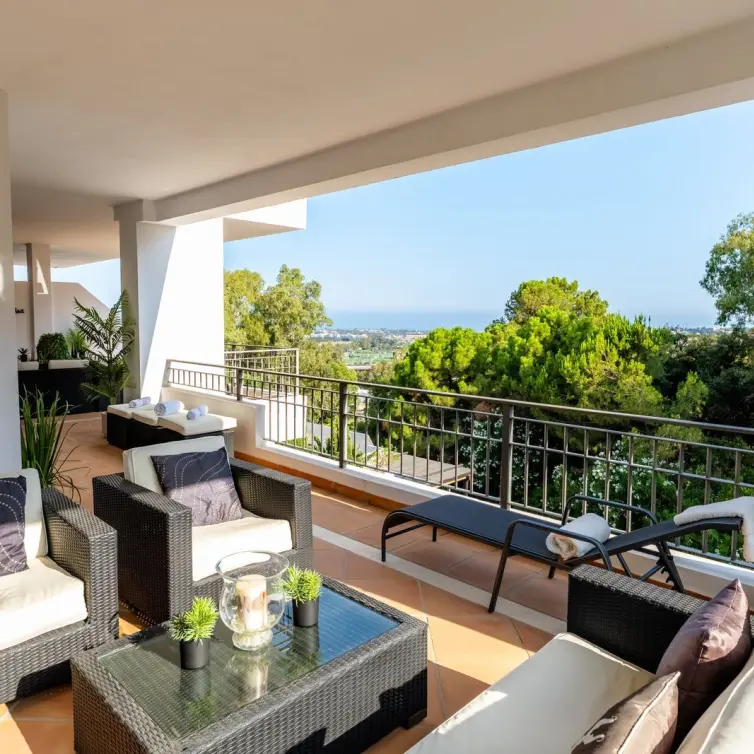Sale of middle floor apartment in La Quinta