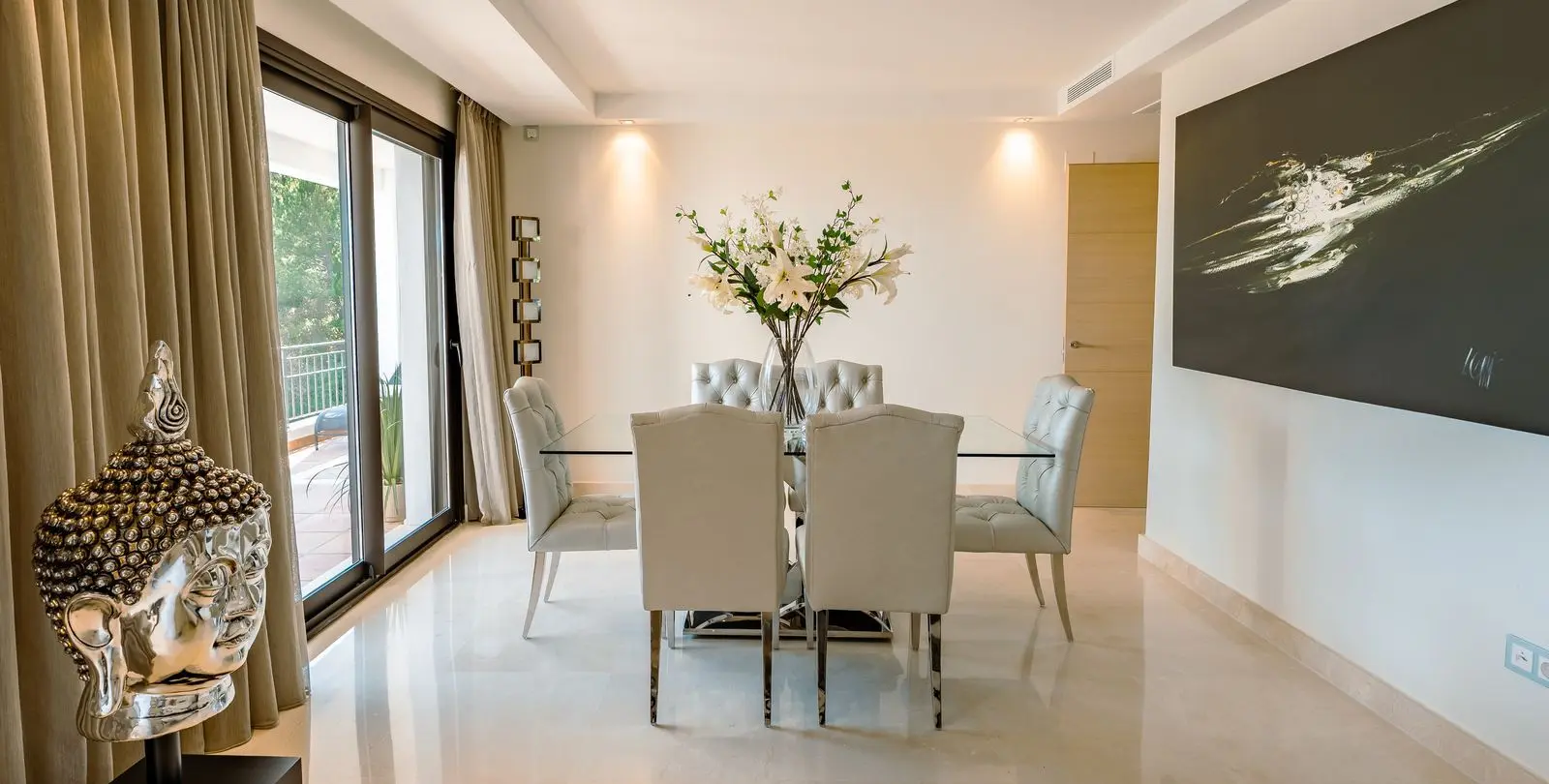 Sale of middle floor apartment in La Quinta 7