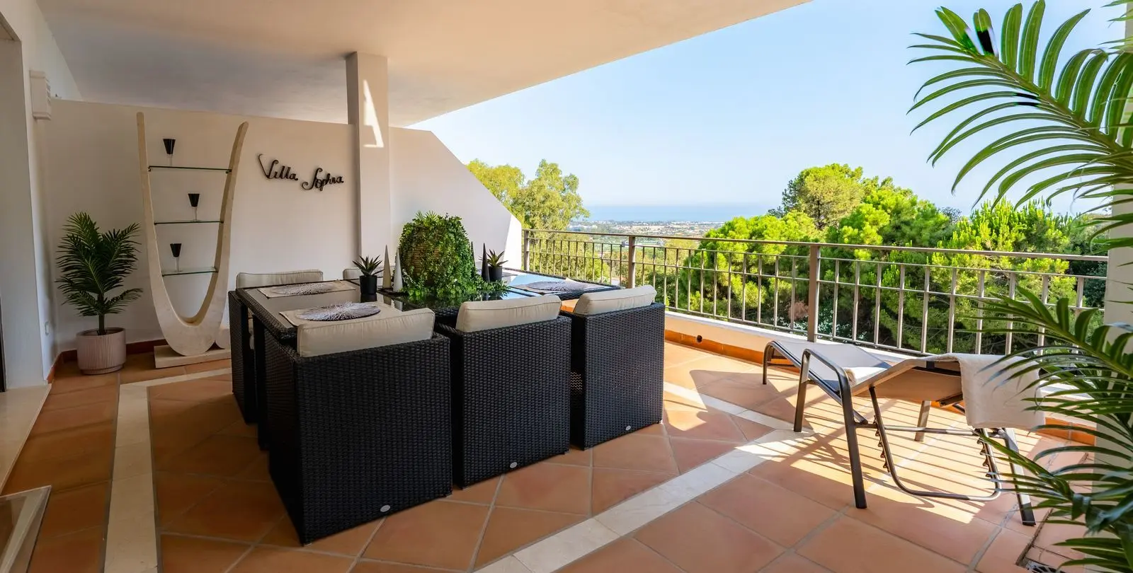Sale of middle floor apartment in La Quinta 29