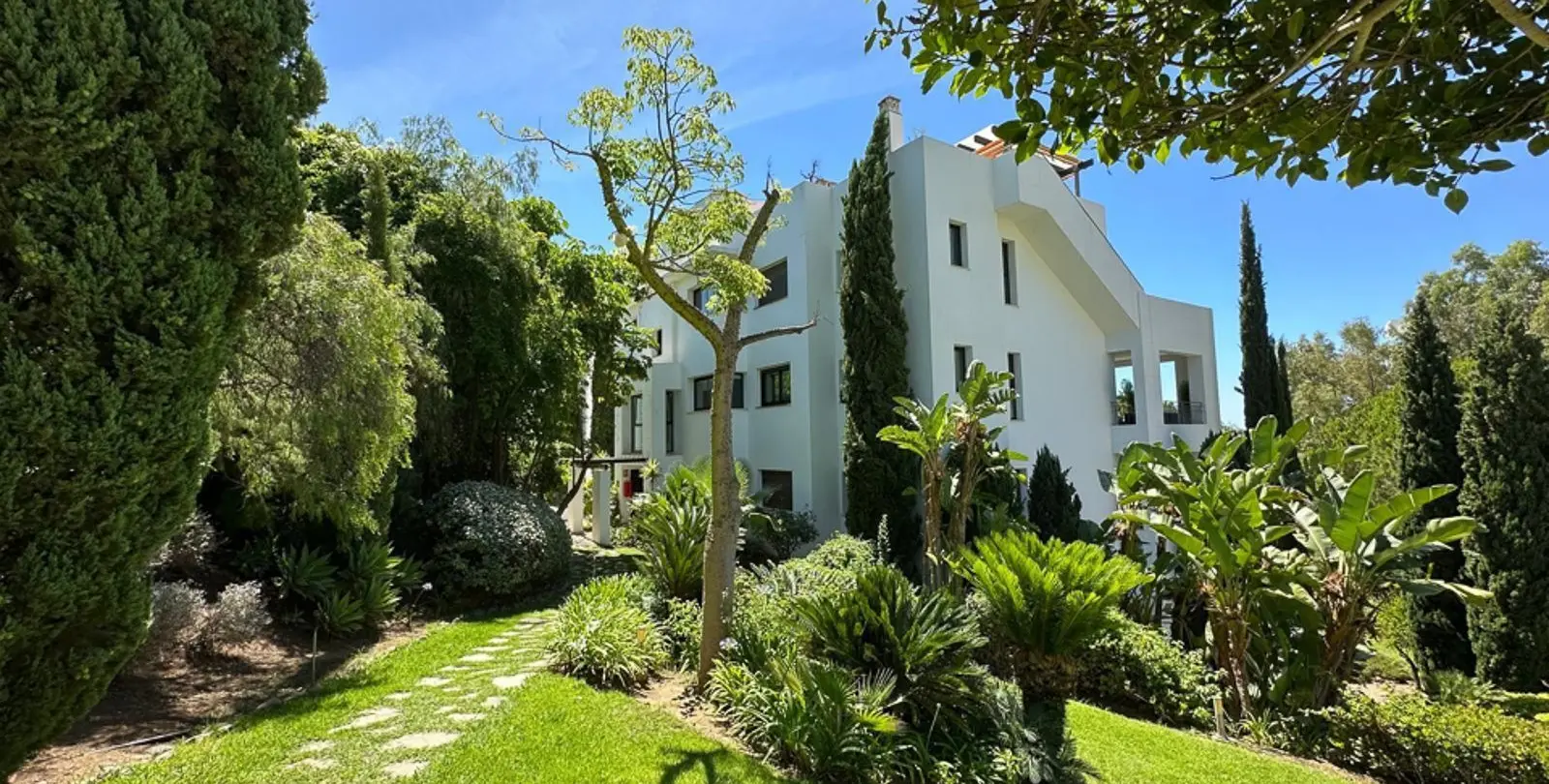 Sale of middle floor apartment in La Quinta 37
