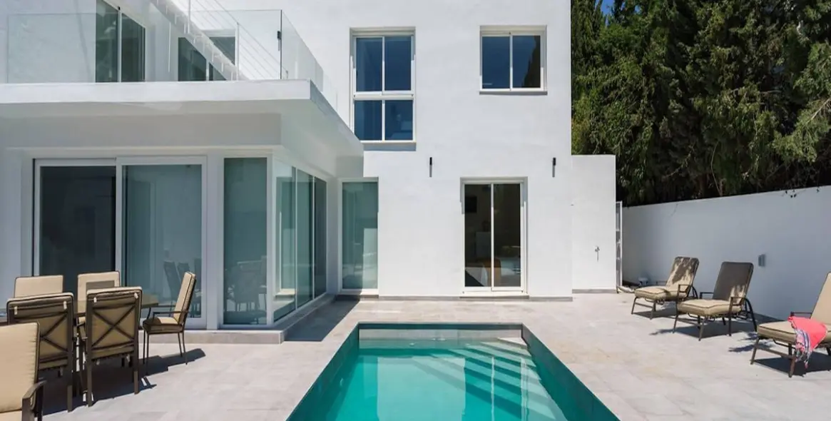 Sale of detached villa in Nueva Andalucía 2