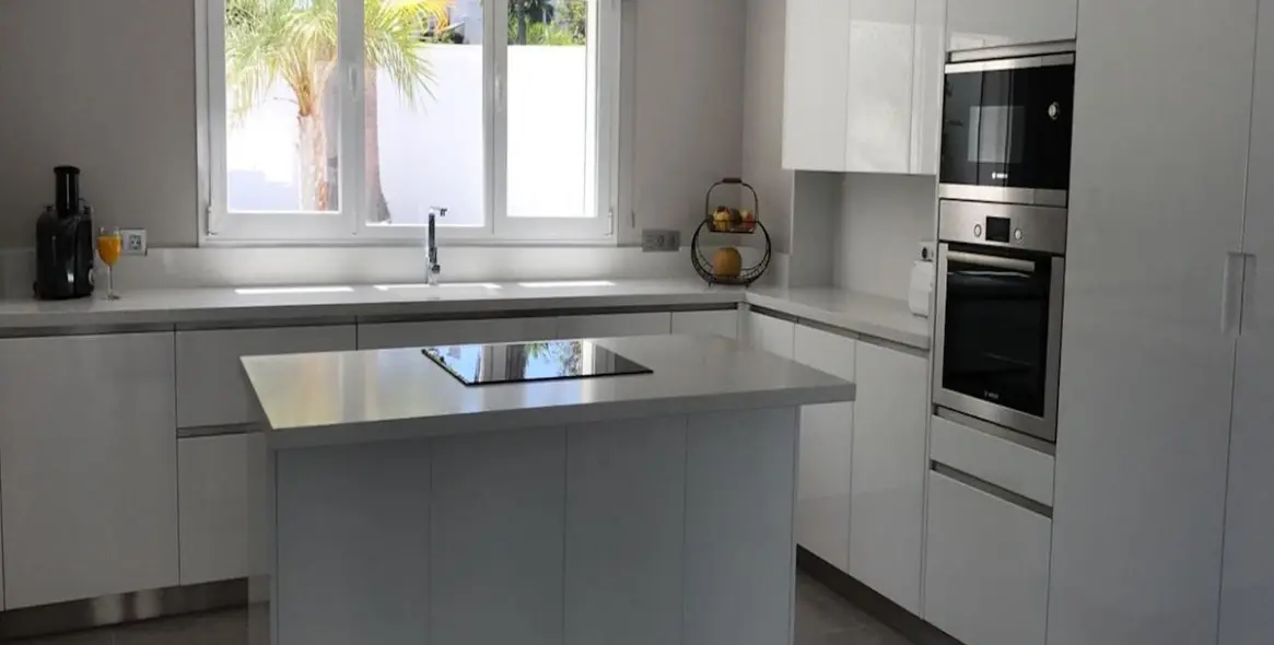 Sale of detached villa in Nueva Andalucía 7