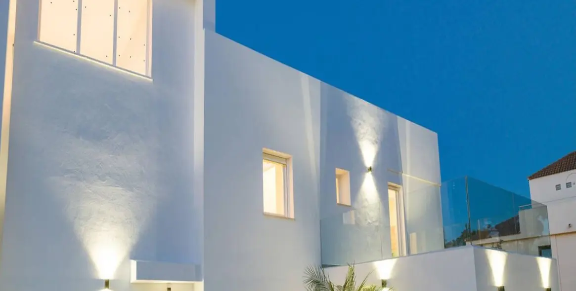 Sale of detached villa in Nueva Andalucía 13