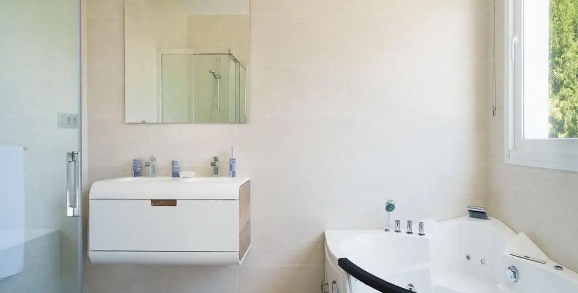 Sale of detached villa in Nueva Andalucía 15