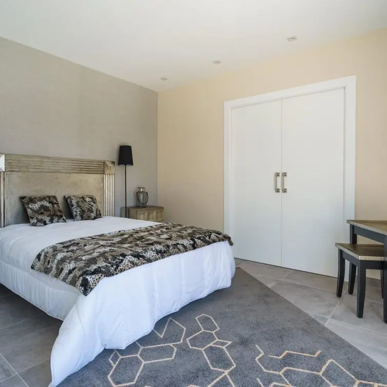 Venta de villa independiente en Nueva Andalucía