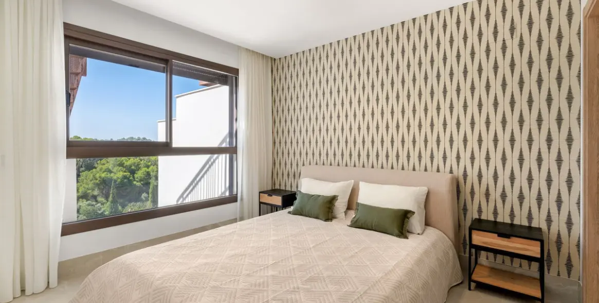Venta de ático dúplex en Istán 11